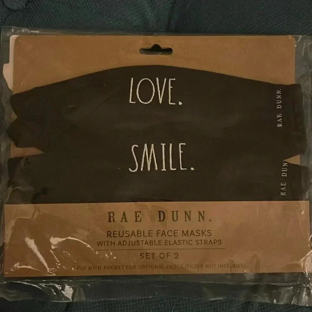 Rae Dunn Reusable Black‎ & White Love/Smile  Face Mask 2ct